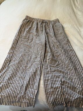 Trendy boutique Blue and White Striped Straight-Leg Pants